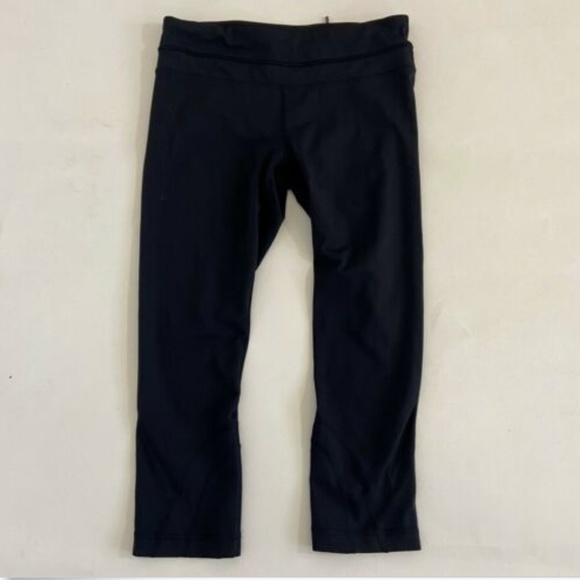 lululemon athletica Pants - LULULEMON Crop Cropped Black Workout Leggings